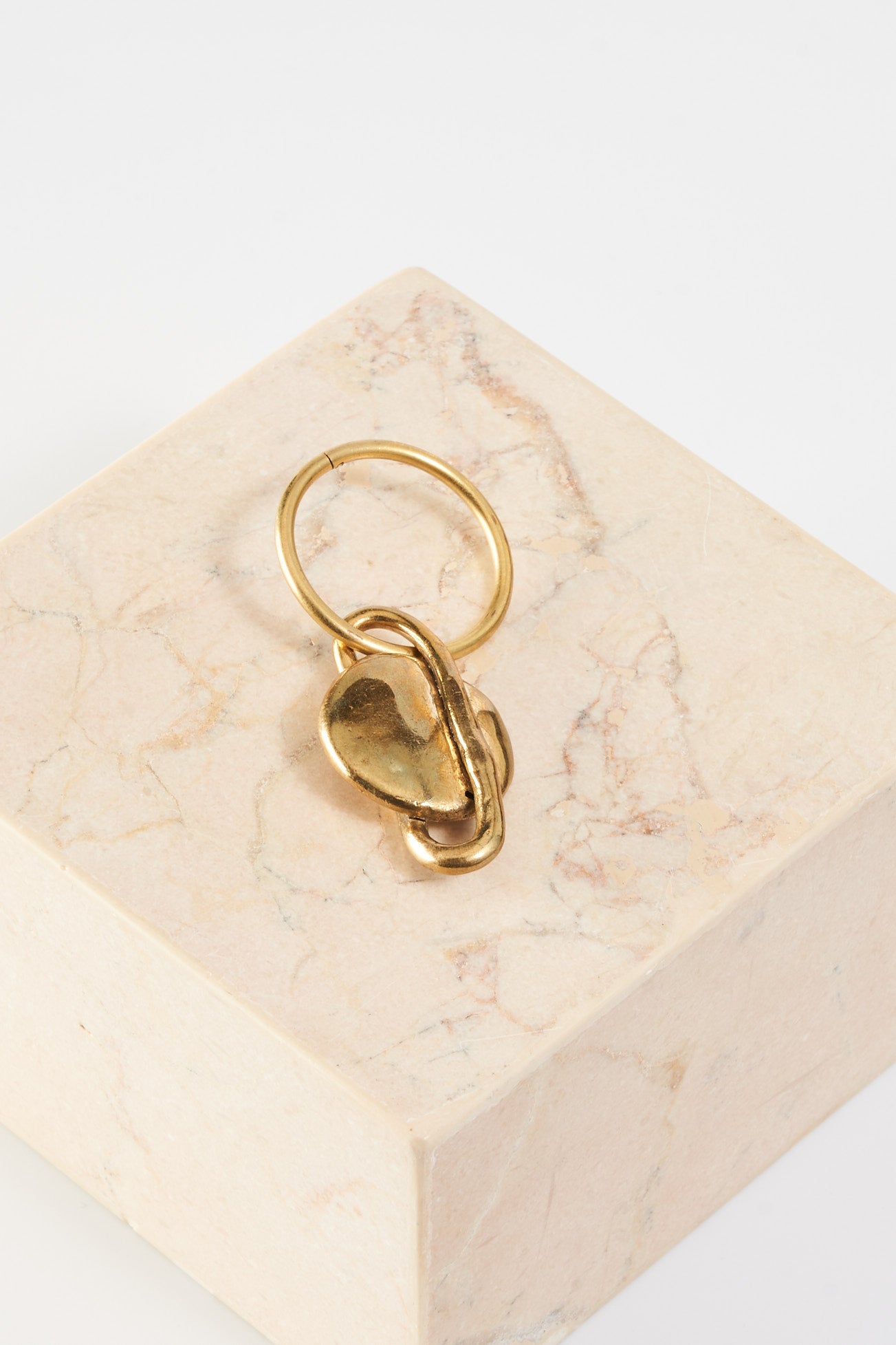 key pendant - MOUNA - planet