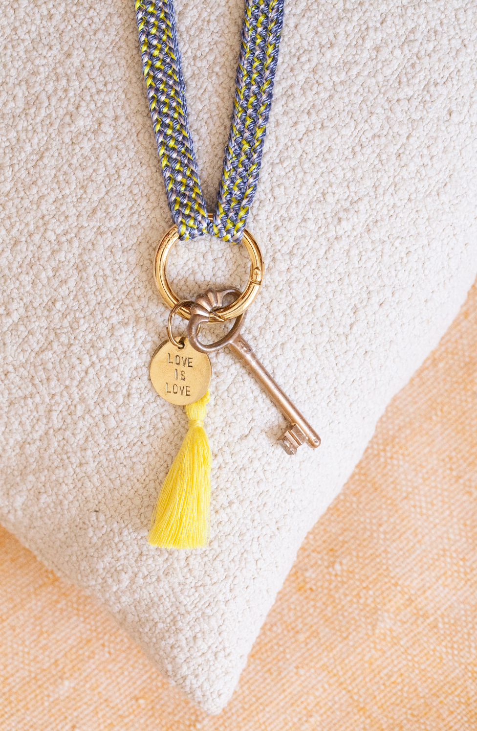 keychain band - FATIMA - blue flower - sale