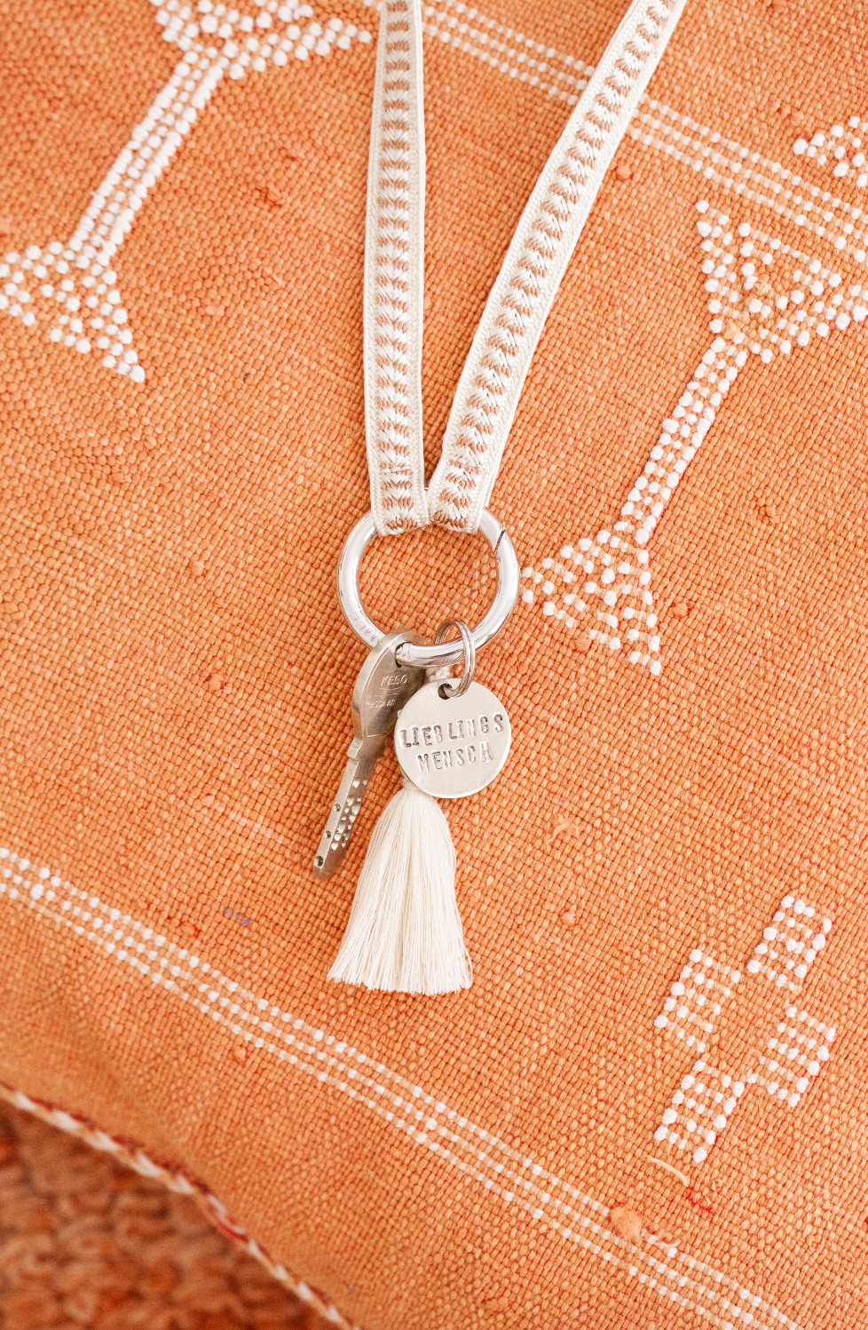 keychain band - ZAHRA - shell