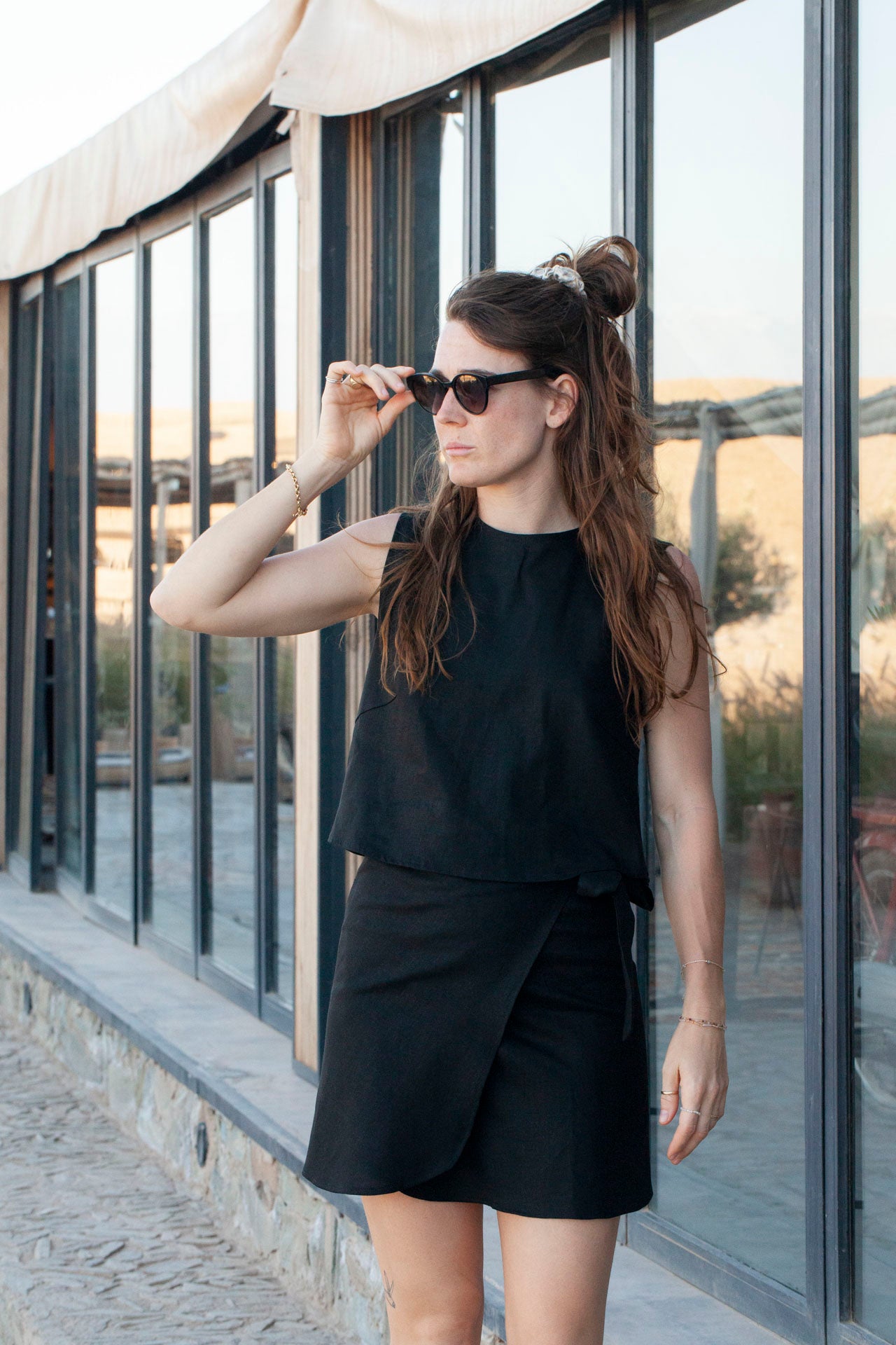 linen top - ANNA LISA - black