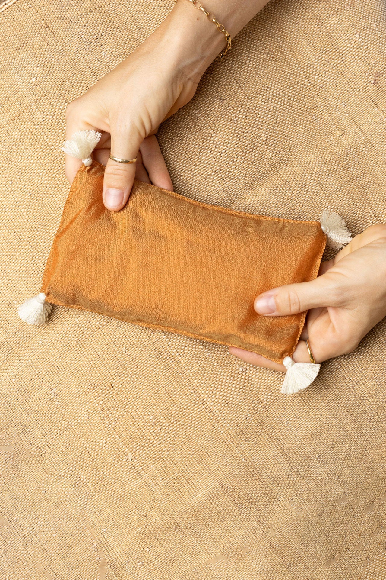 eye pillow - RAHA tassels - cognac