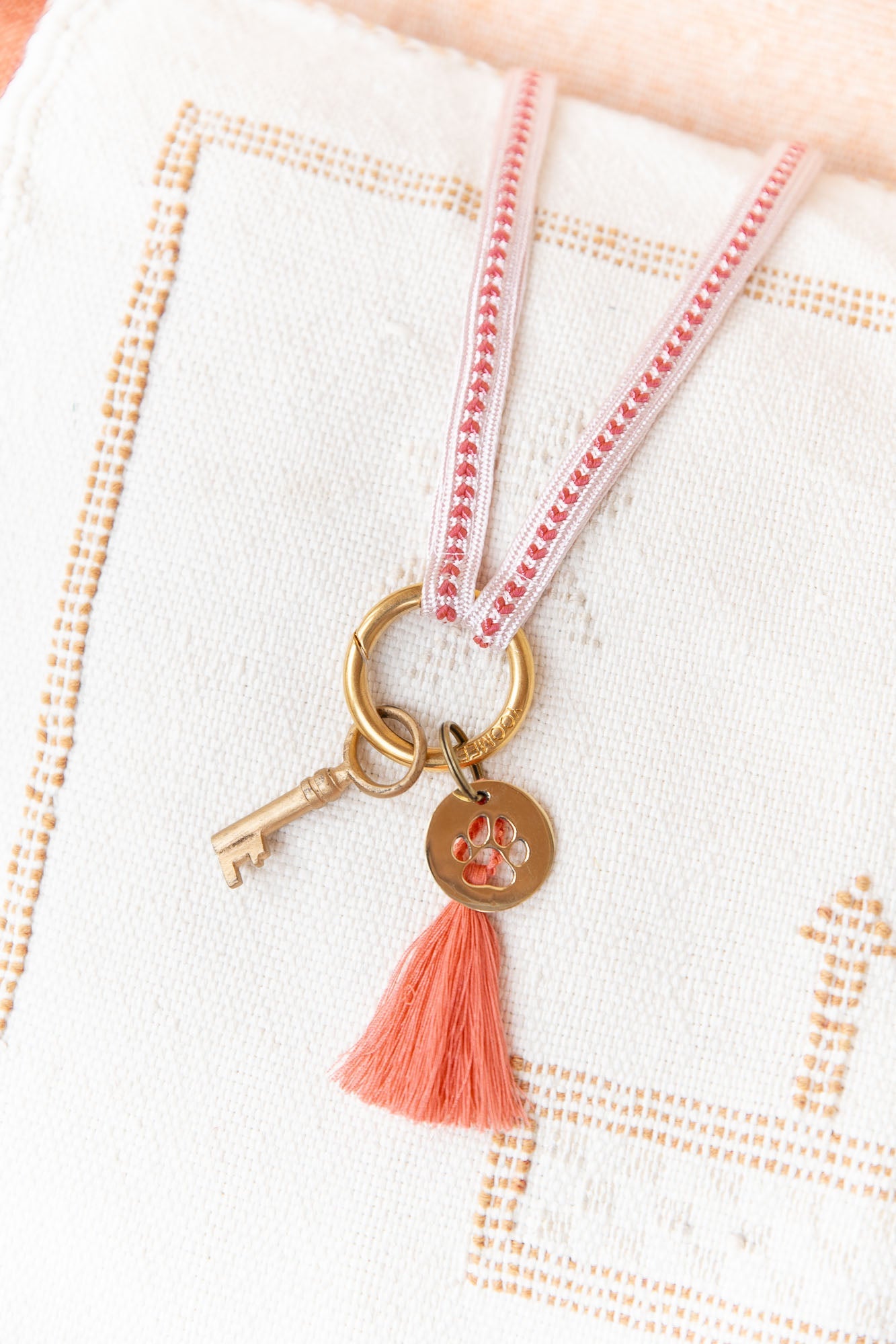 keychain band - ZAHRA - bisou