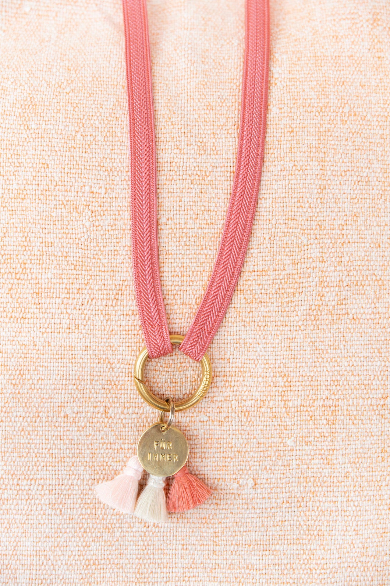 keychain band - ZAHRA - flamingo