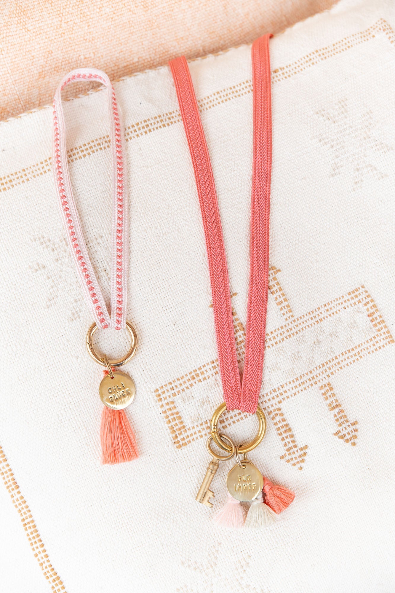 keychain band - ZAHRA - flamingo