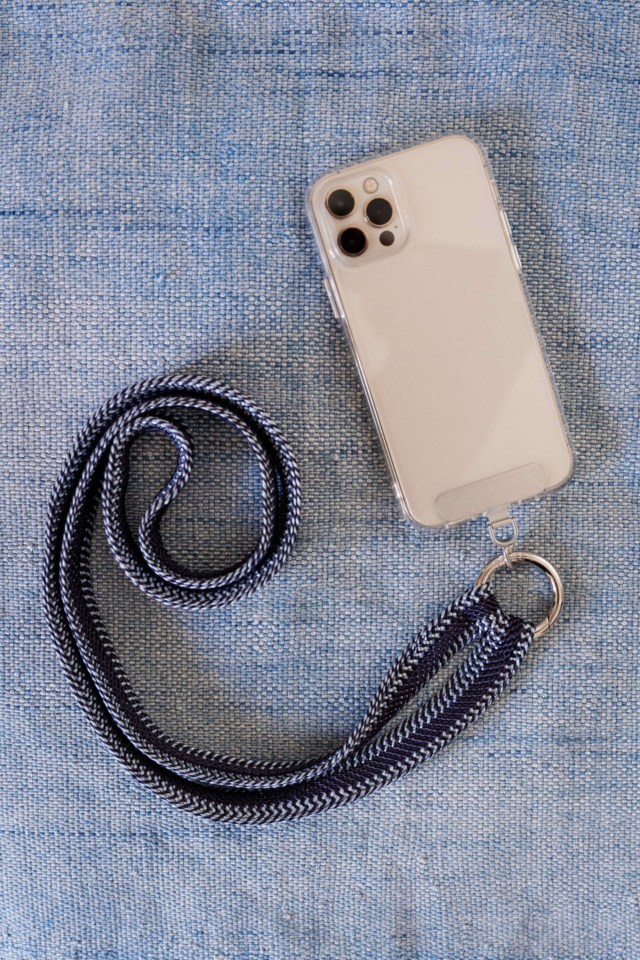 phonechain band - ZAHRA - moonlight