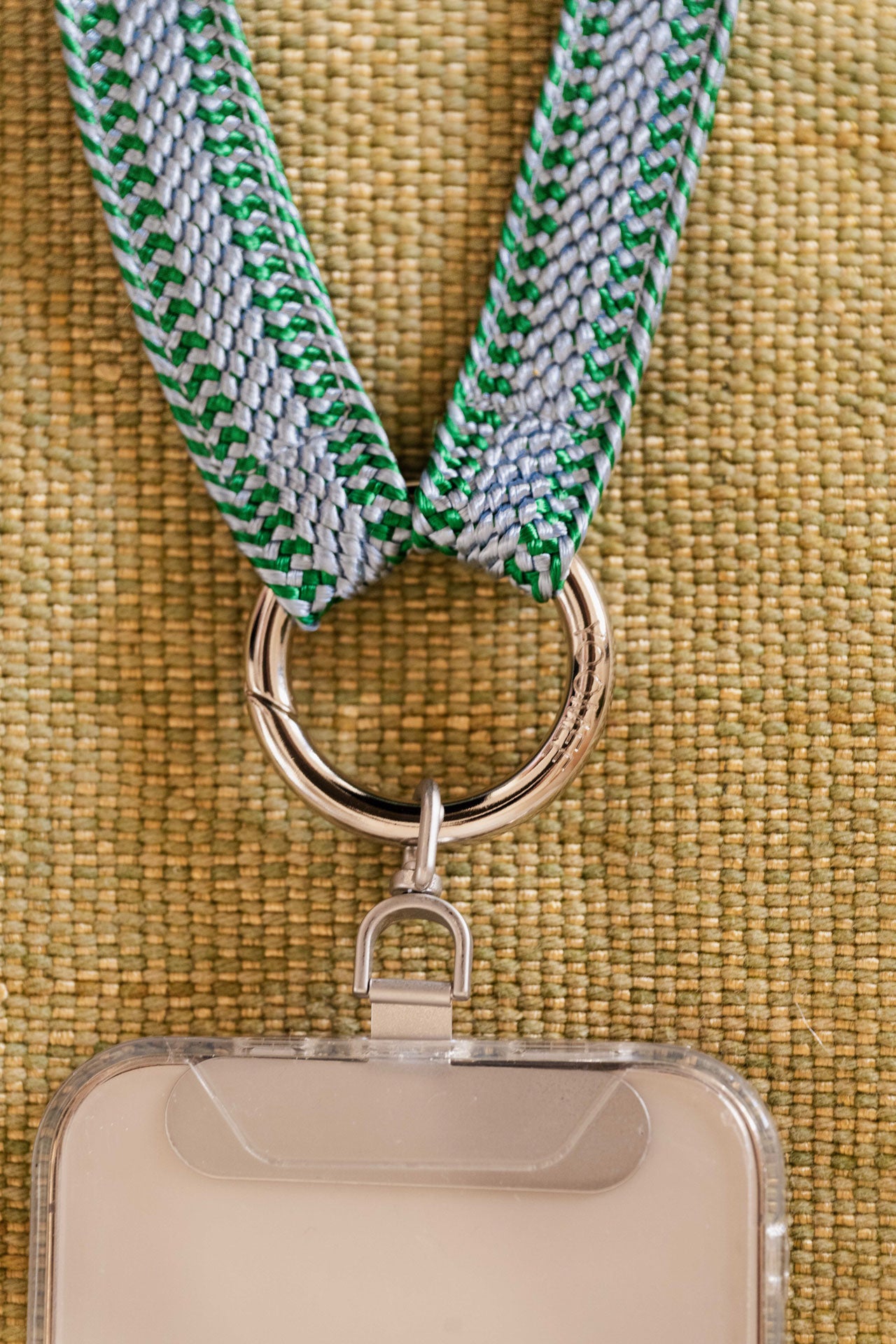 phonechain band - ZAHRA - peppermint