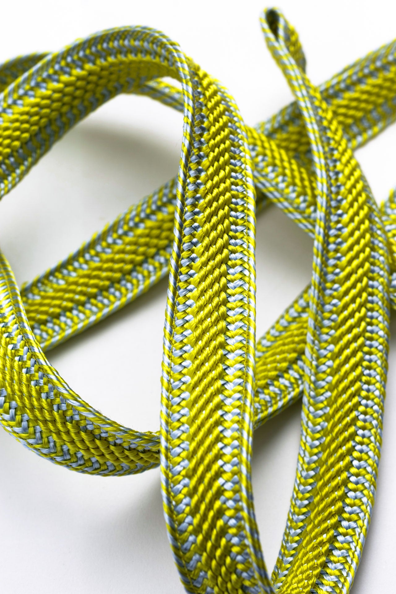 phonechain band - ZAHRA - yuzu