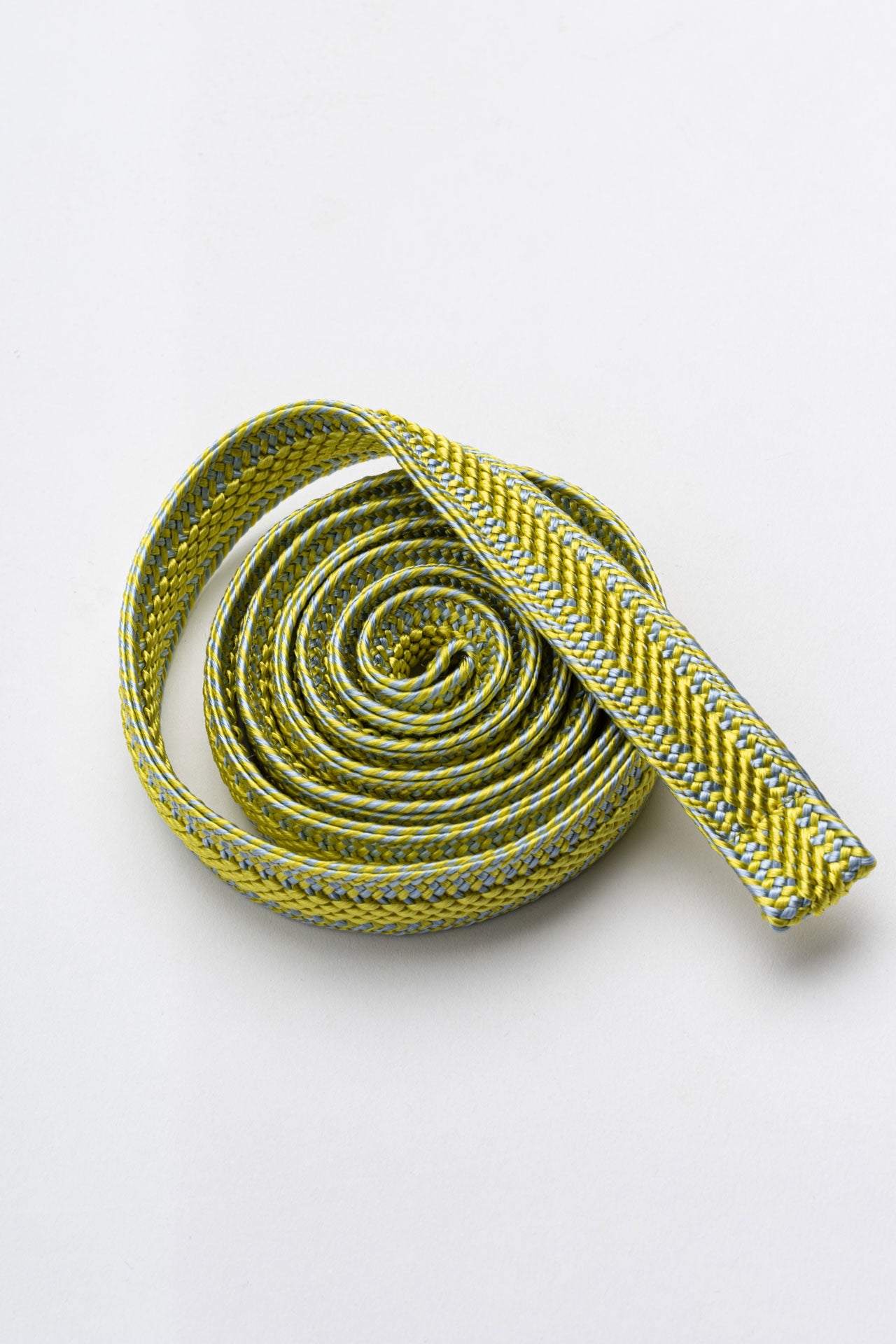 phonechain band - ZAHRA - yuzu