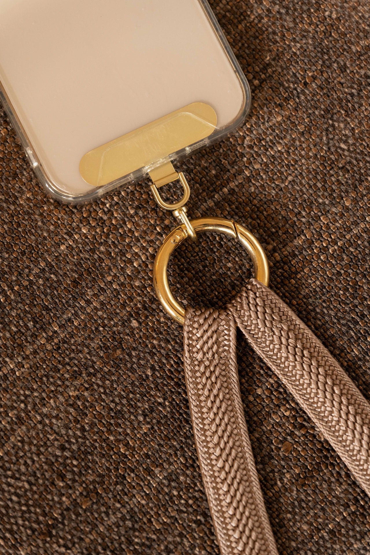 phonechain band - ZAHRA - sand