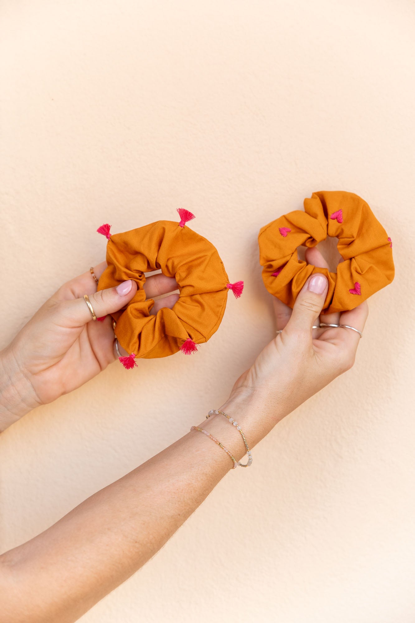 scrunchie - MEDINA cotton - orange hearts