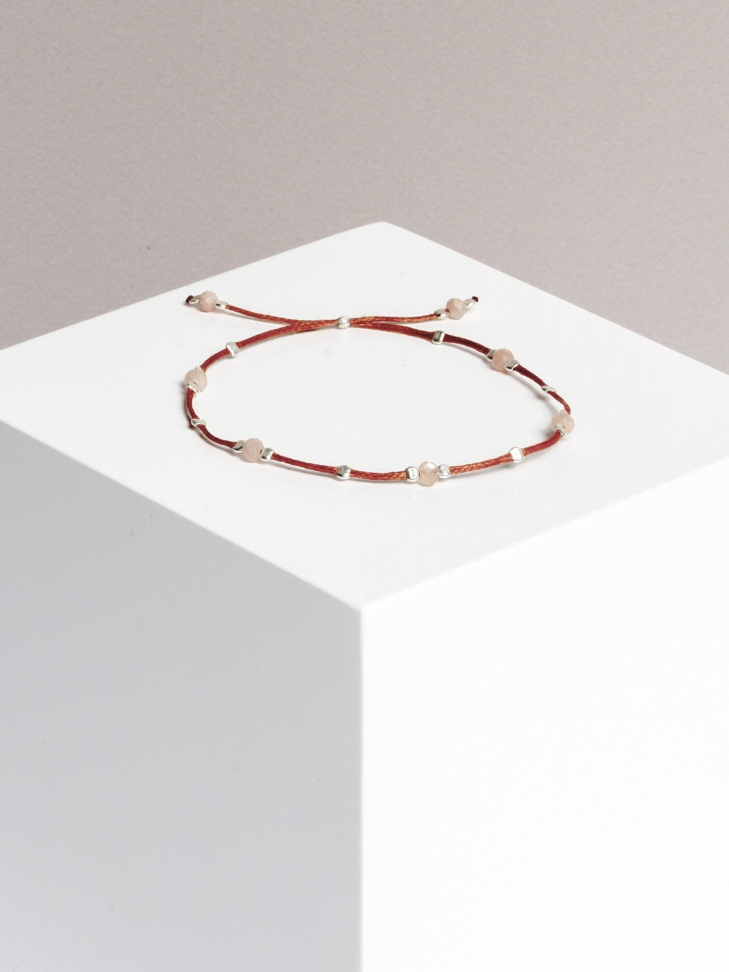 bracelet - CRYSTAL DOTS - peach moonstone