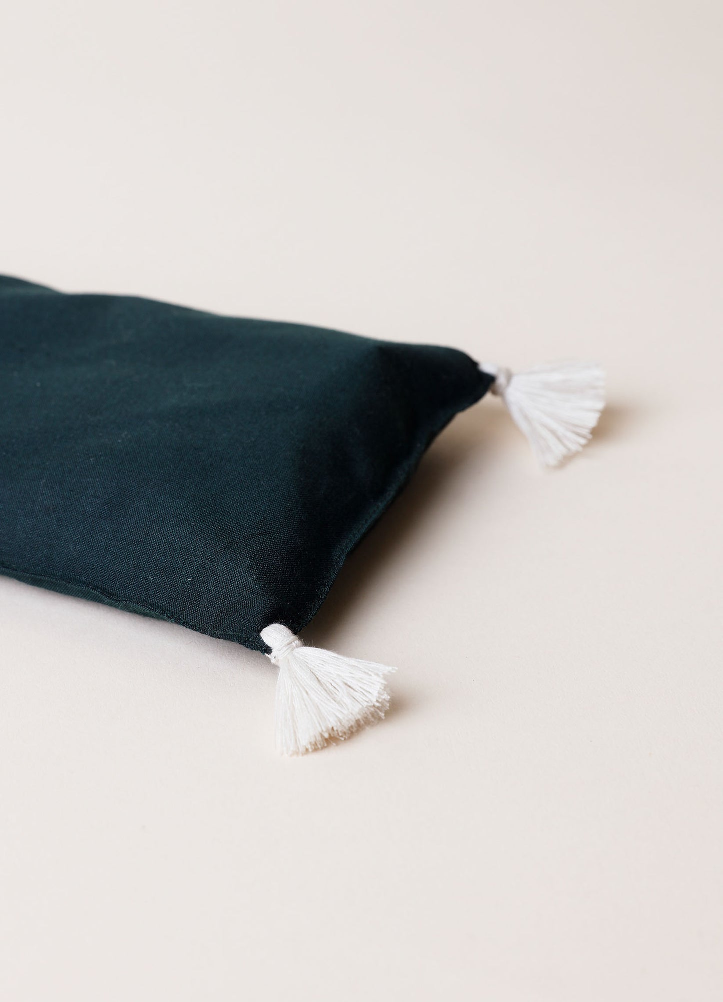 eye pillow - RAHA tassels - emerald