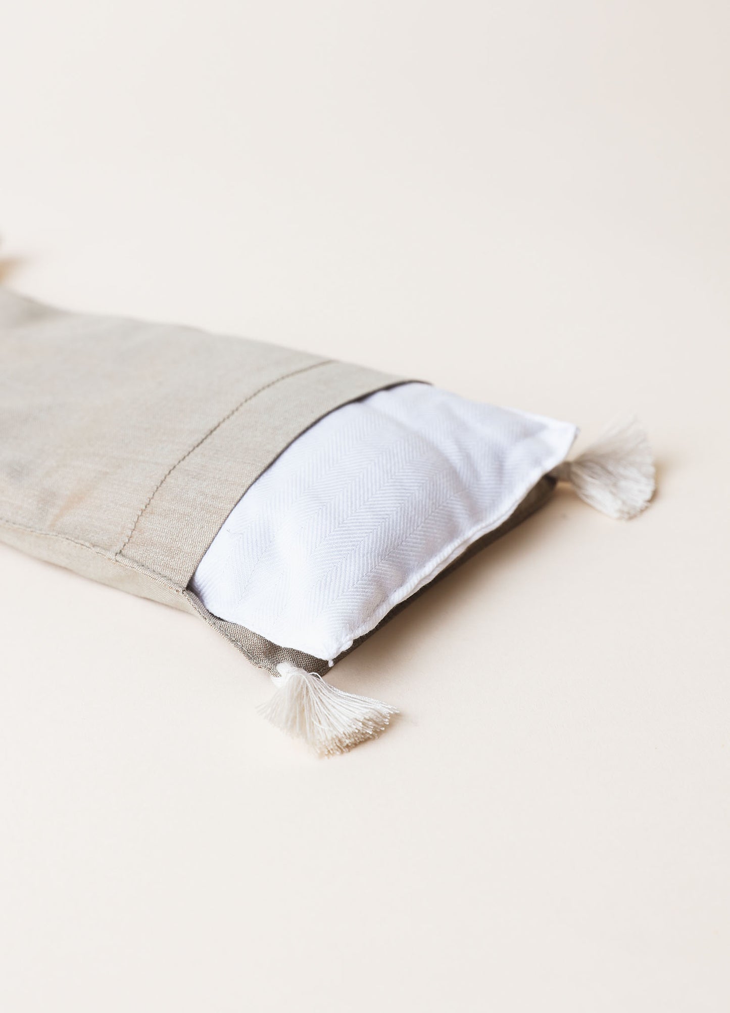 eye pillow - RAHA tassels - pine