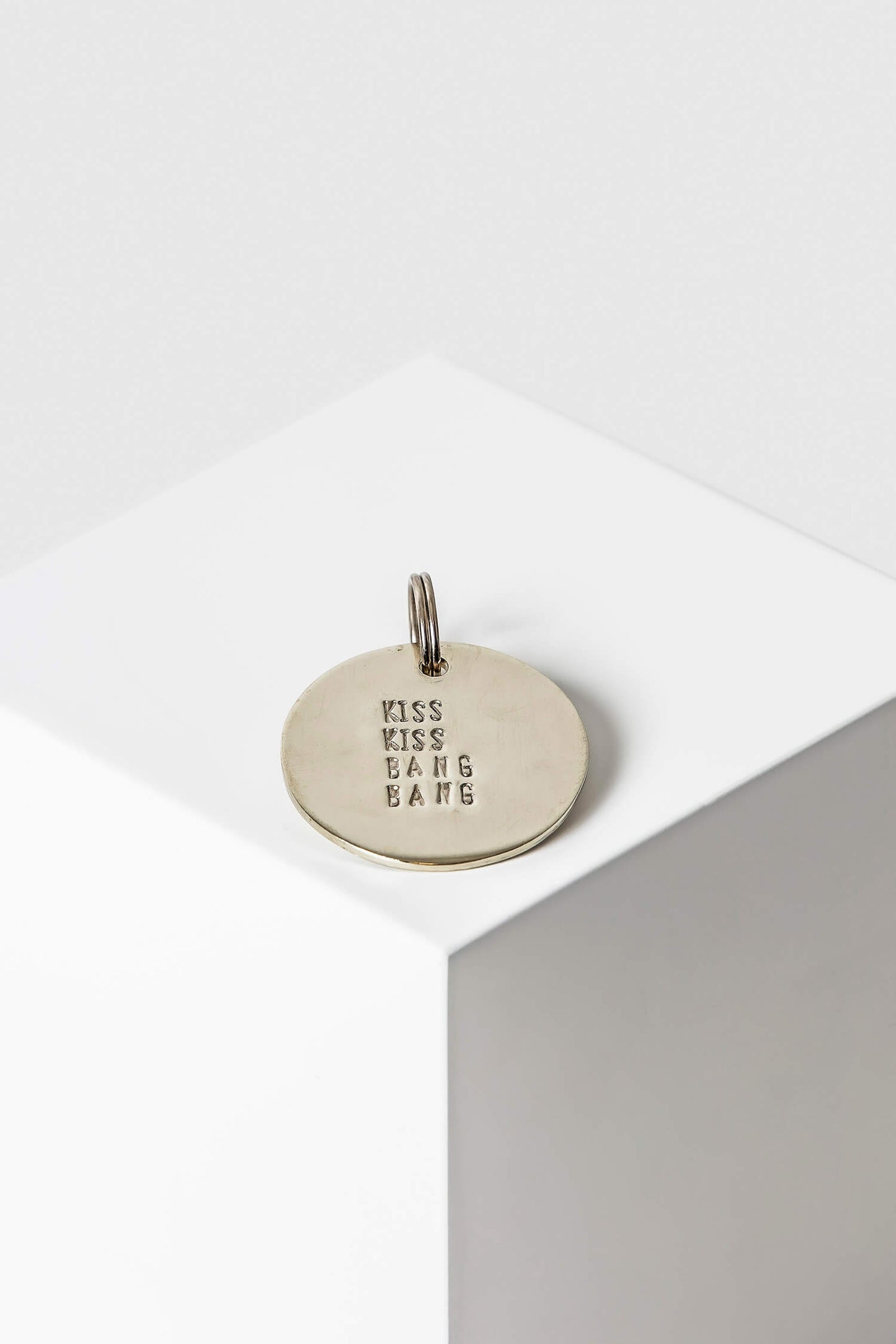 key tag - kiss kiss bang bang
