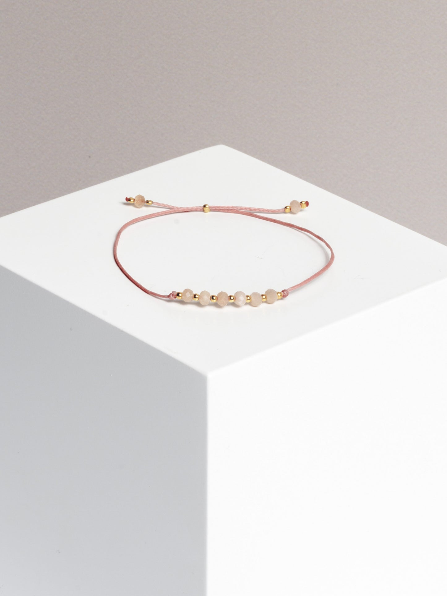 bracelet - SMALL BUT MIGHTY - peach moonstone