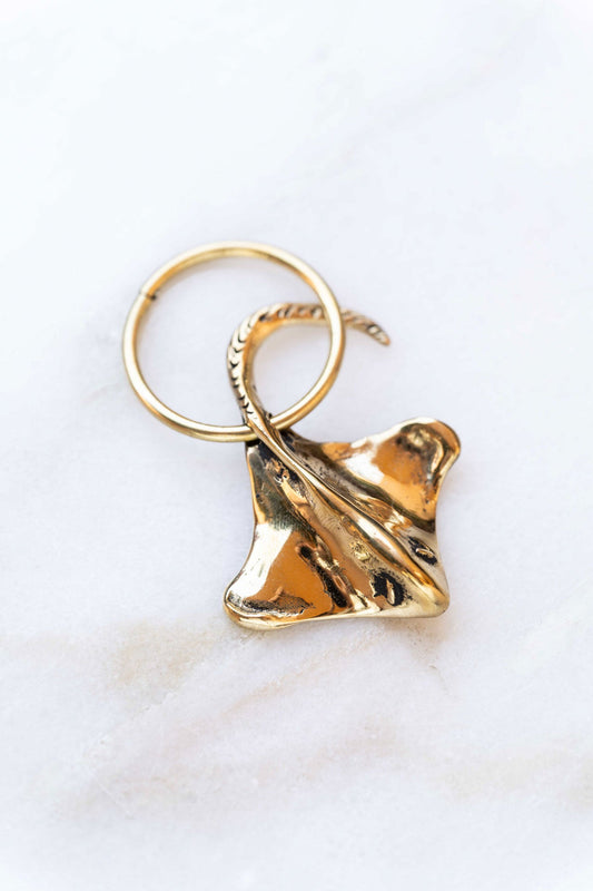 key pendant - MOUNA - manta ray
