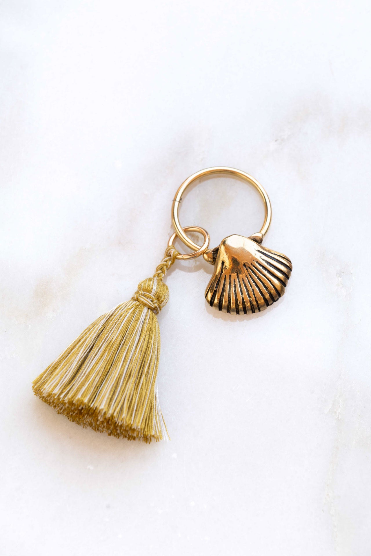 key pendant - MOUNA - shell