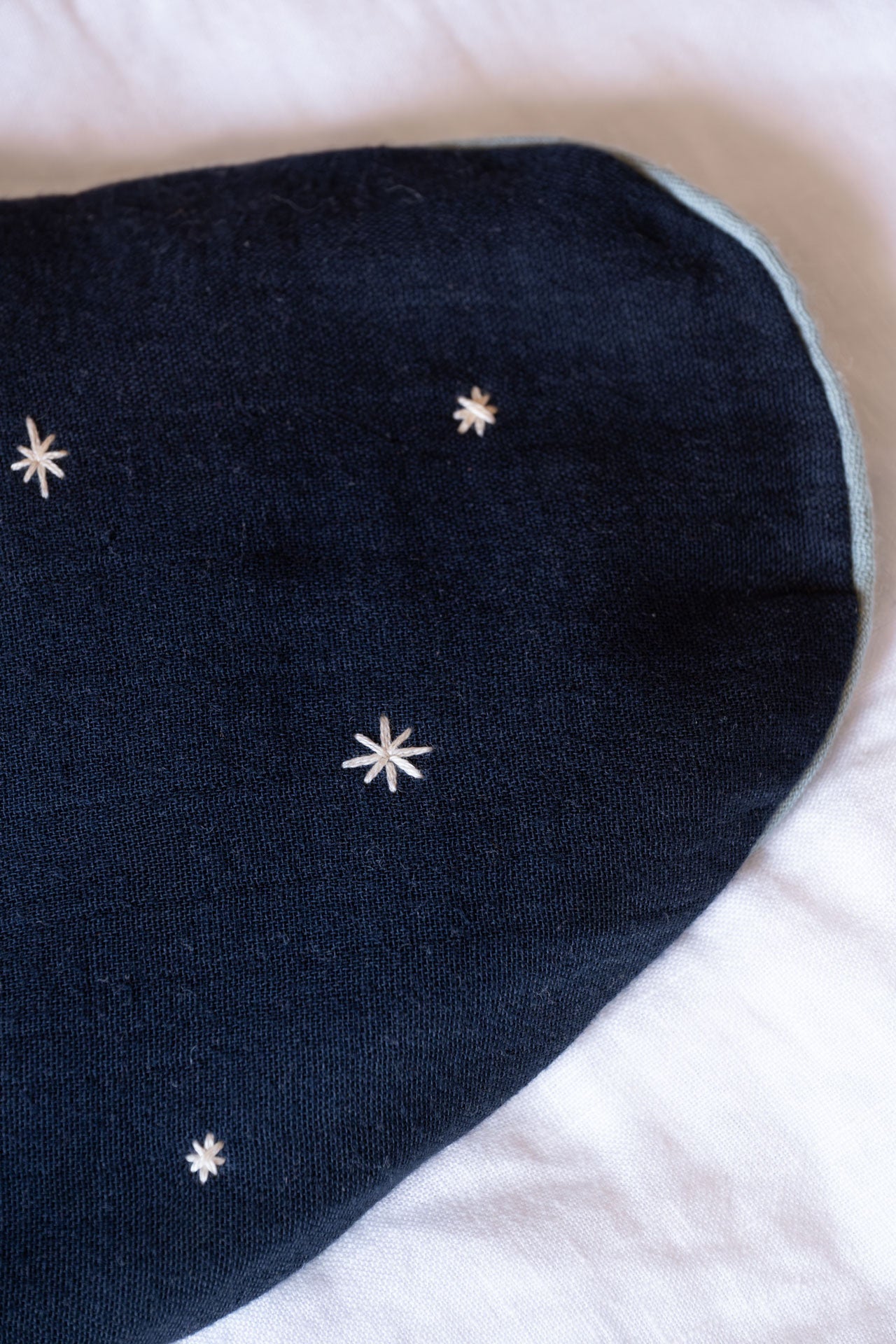 belly pillow - RAHA stars - marine/mint