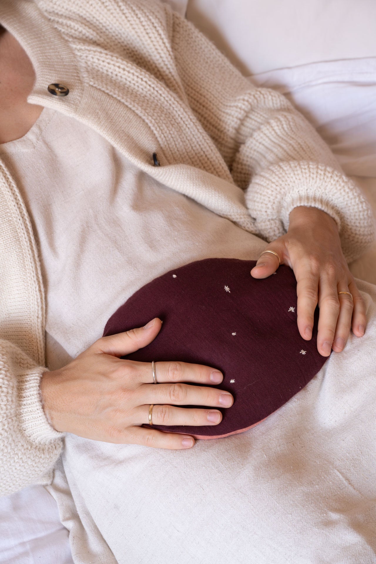 belly pillow - RAHA stars - bordeaux/apricot