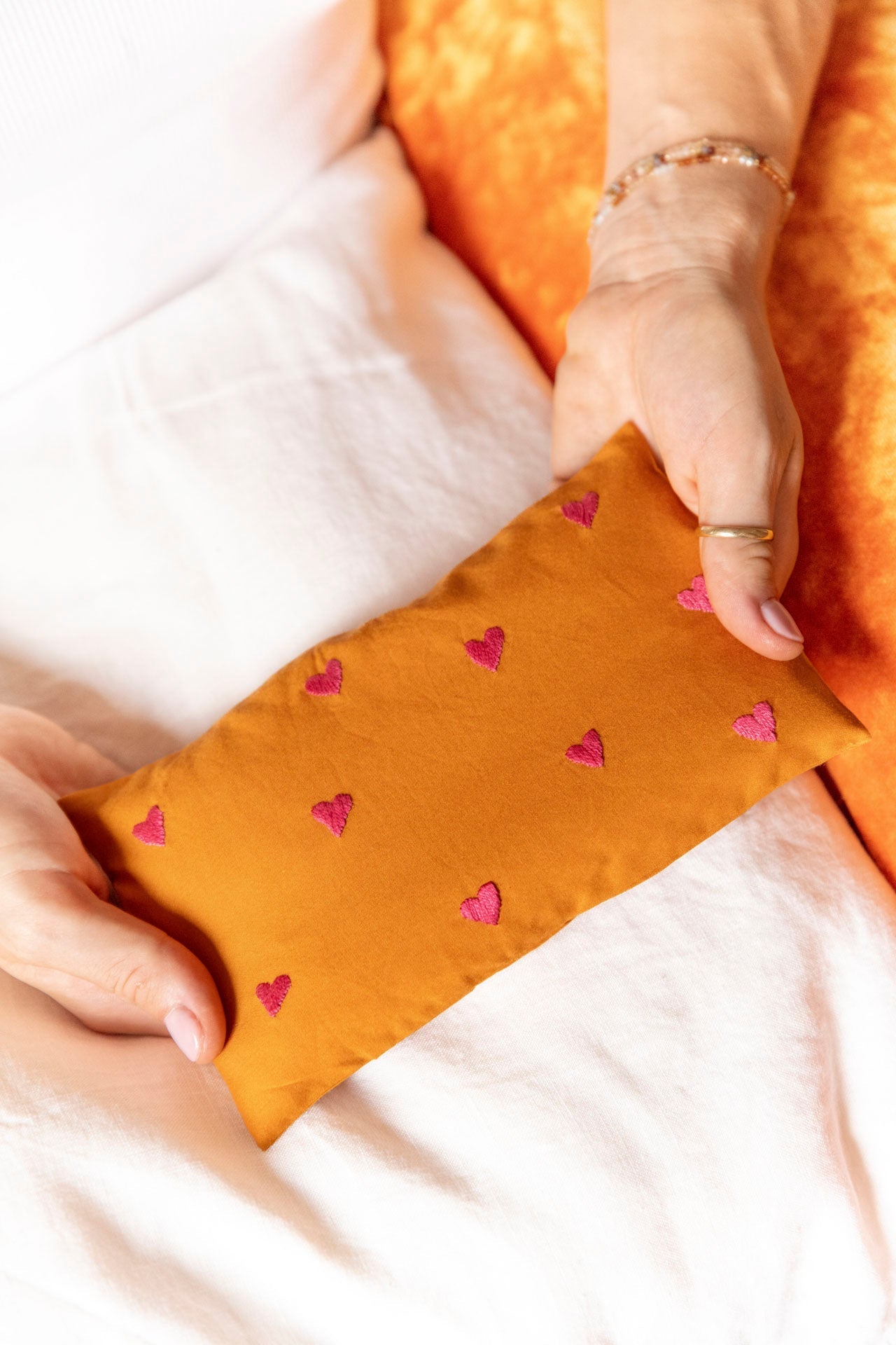 eye pillow - RAHA hearts - orange