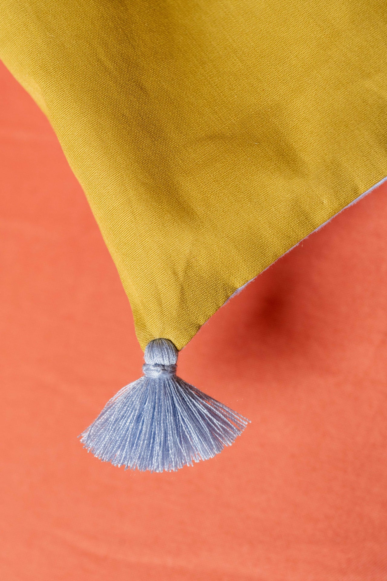 eye pillow - RAHA tassels - green/blue