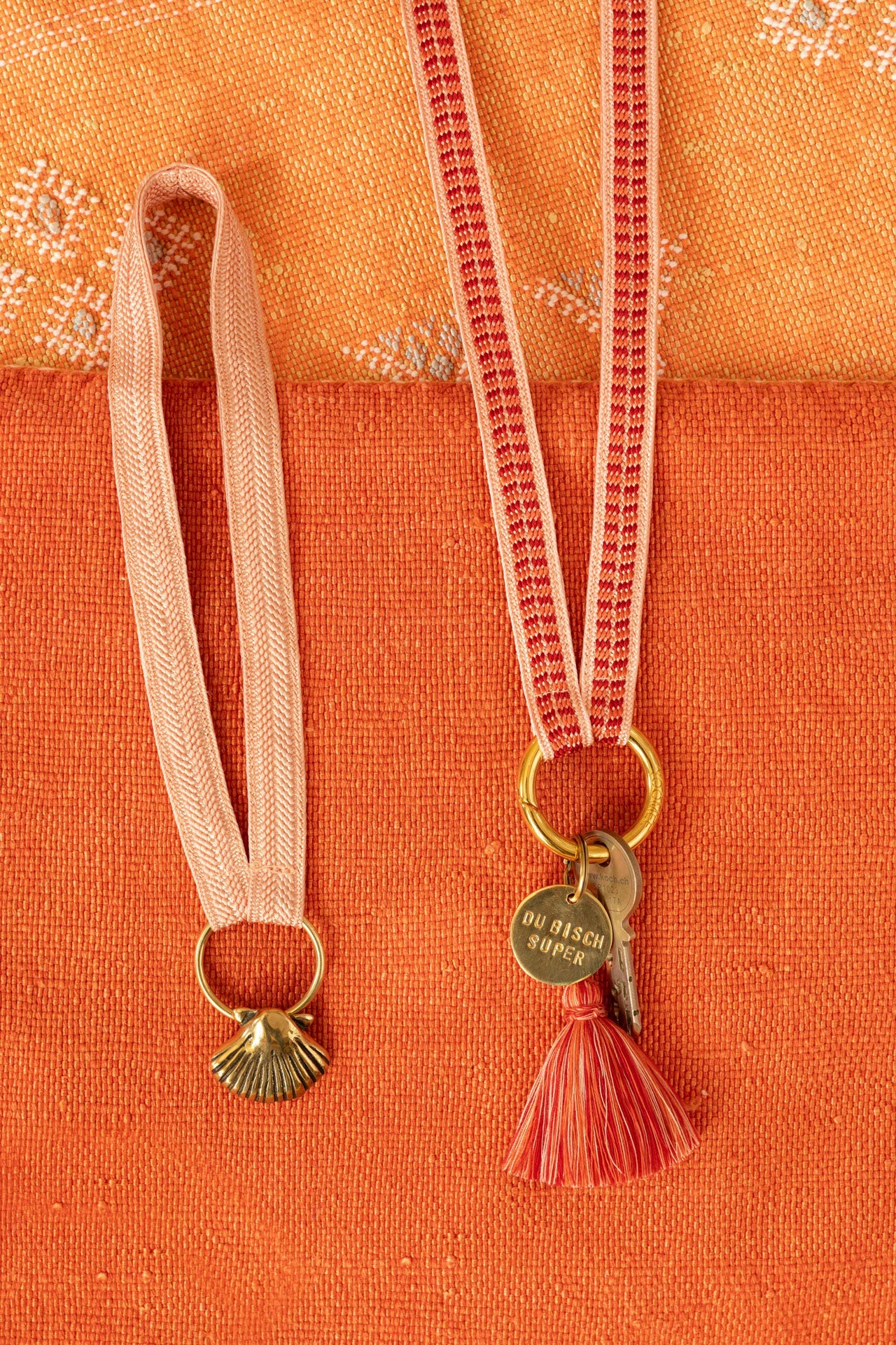 key pendant - MOUNA - shell