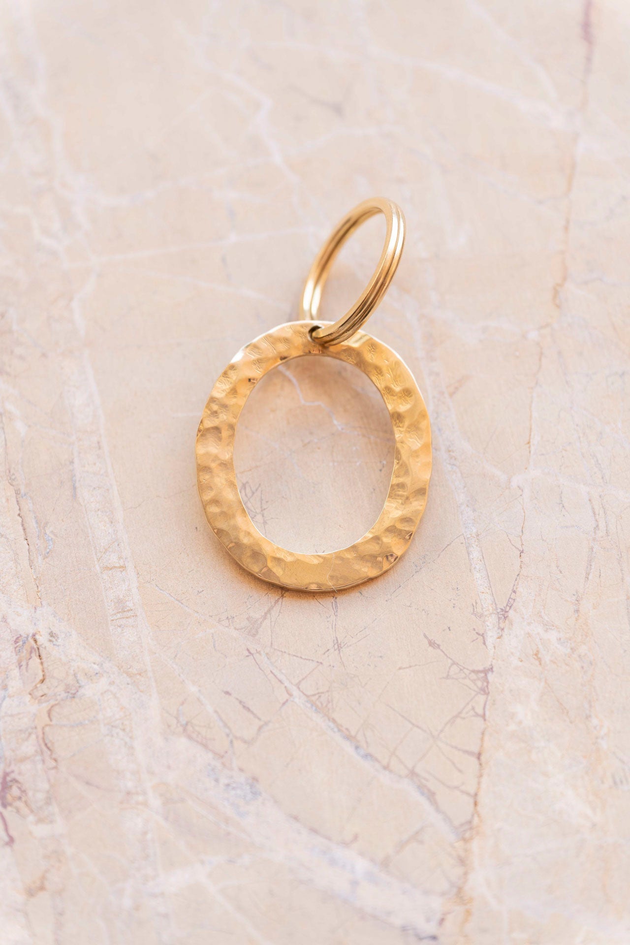 letter pendant - ISMI - "O"