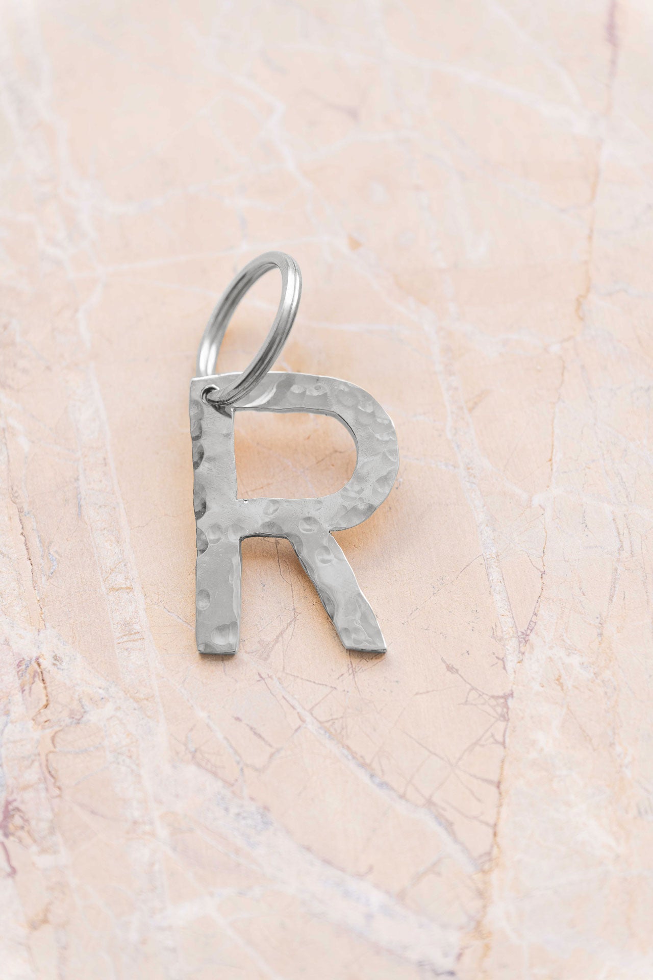 letter pendant - ISMI - "R"