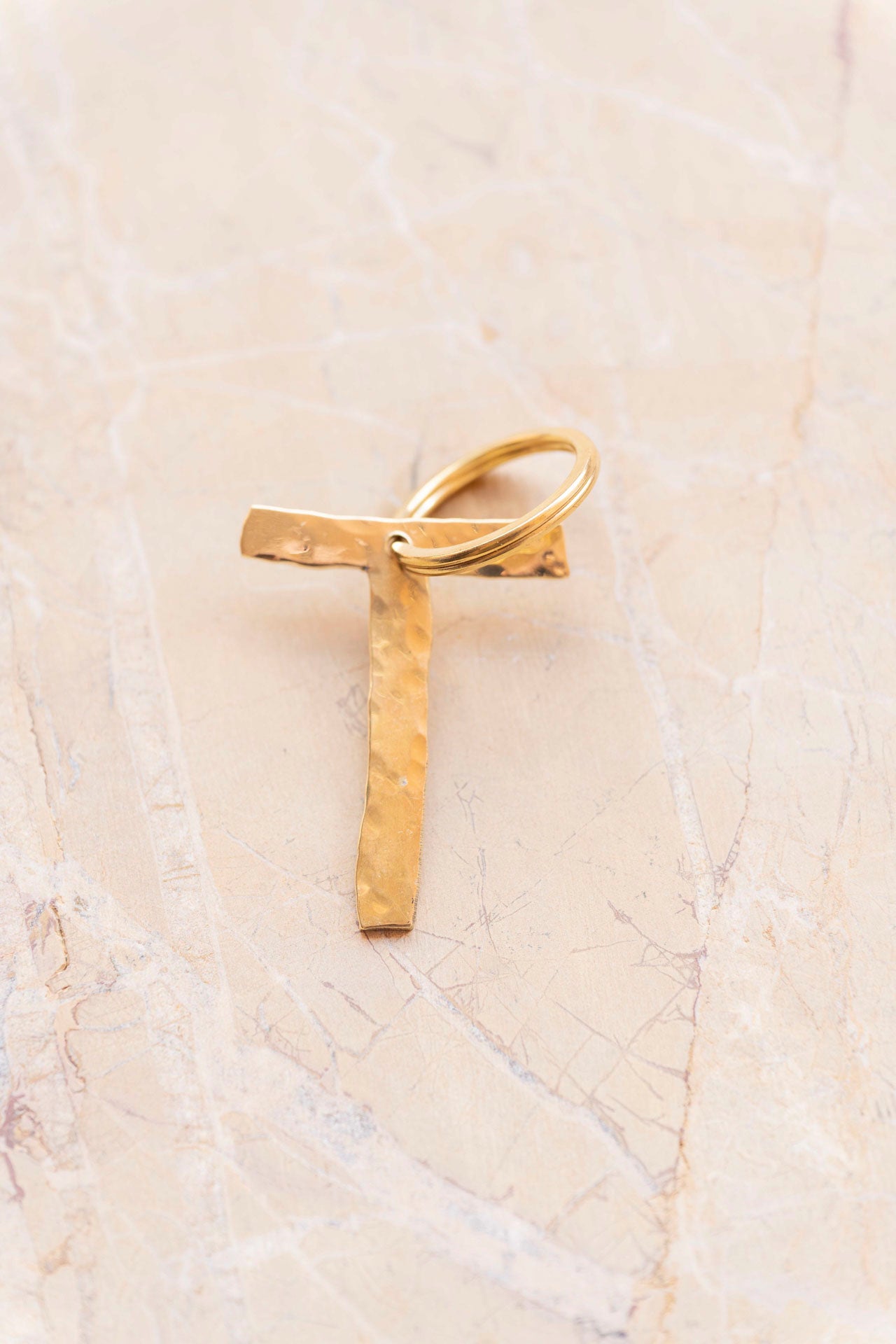 letter pendant - ISMI - "T"