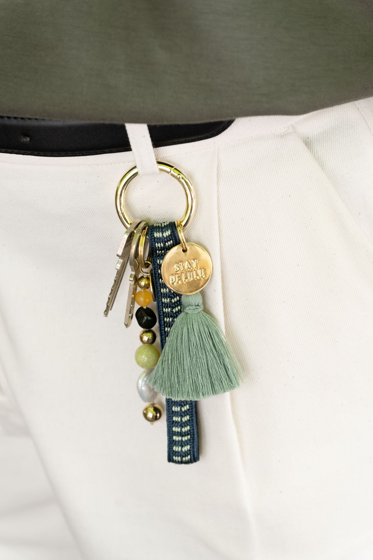 keychain loop - ZAHRA - waves