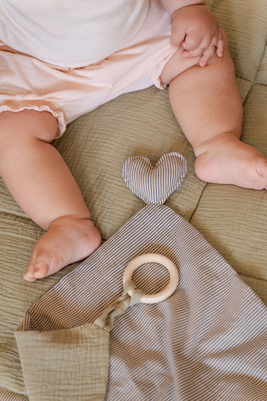 cuddle cloth - NINI heart - sage/creme