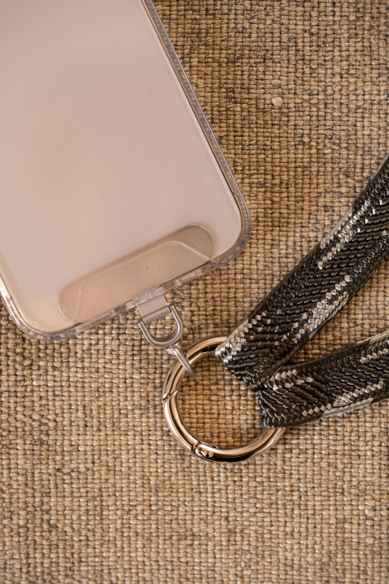 phonechain band - ZAHRA - artichoke