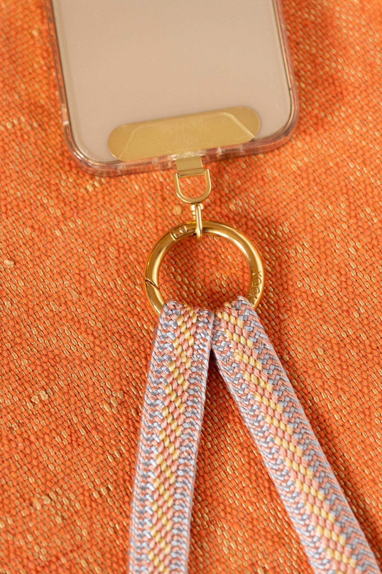 phonechain band - ZAHRA - cotton candy