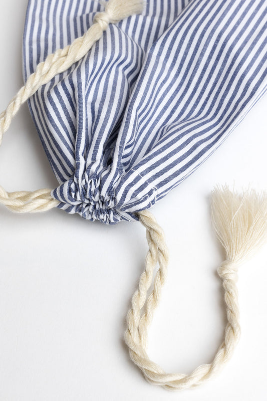 present pouch - FAHRA - lines blue