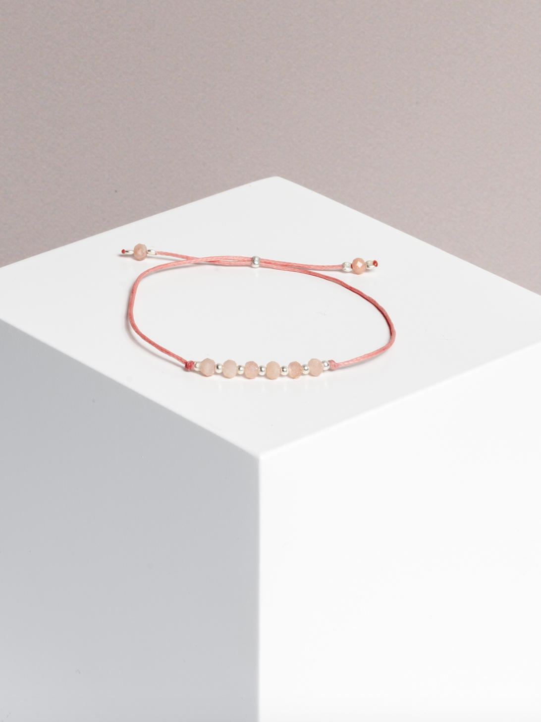 bracelet - SMALL BUT MIGHTY - peach moonstone