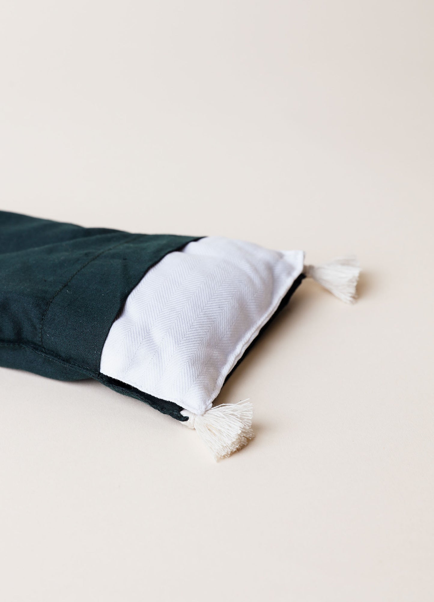 eye pillow - RAHA - emerald tassels